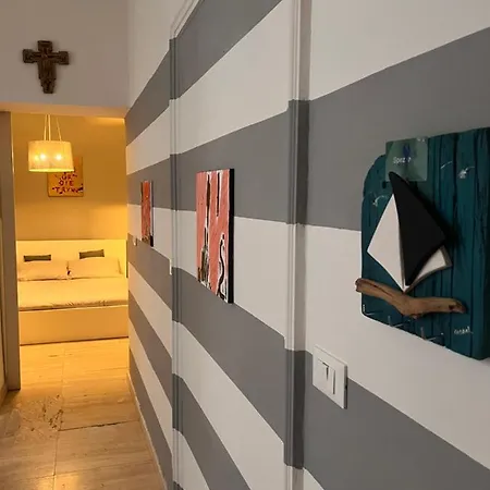 Luminoso Con Cucina In Pieno Centro Storico * La Spezia