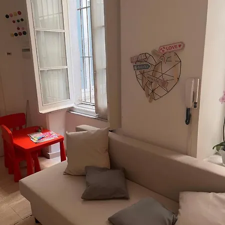 Apartamento Luminoso Con Cucina In Pieno Centro Storico